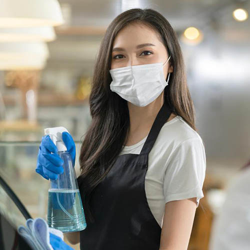 pekerja cleaning service